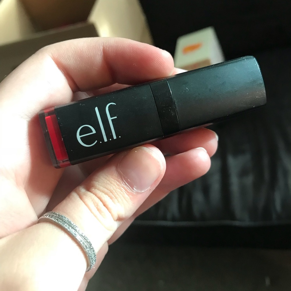 Elf lipstick, red carpet